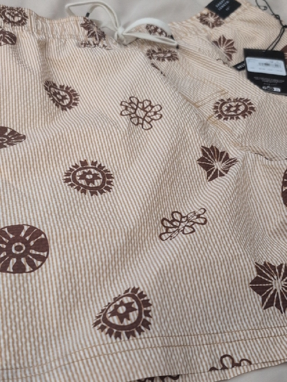 RVCA Beige Drawstring Printed Men’s Hybrid Shorts - Picture 5 of 8